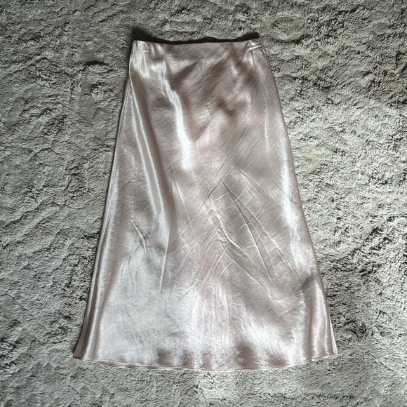 Aritzia Babaton midi slip skirt in denude color size US 4 - Picture 4 of 5